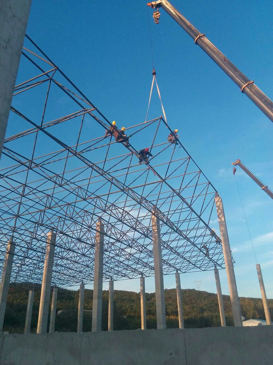 胶南汪清物流园网架