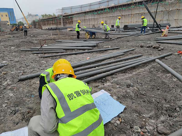 胶南螺栓球网架结构